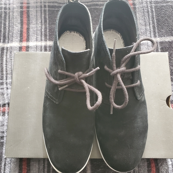 UGG Mens black suede main image 10